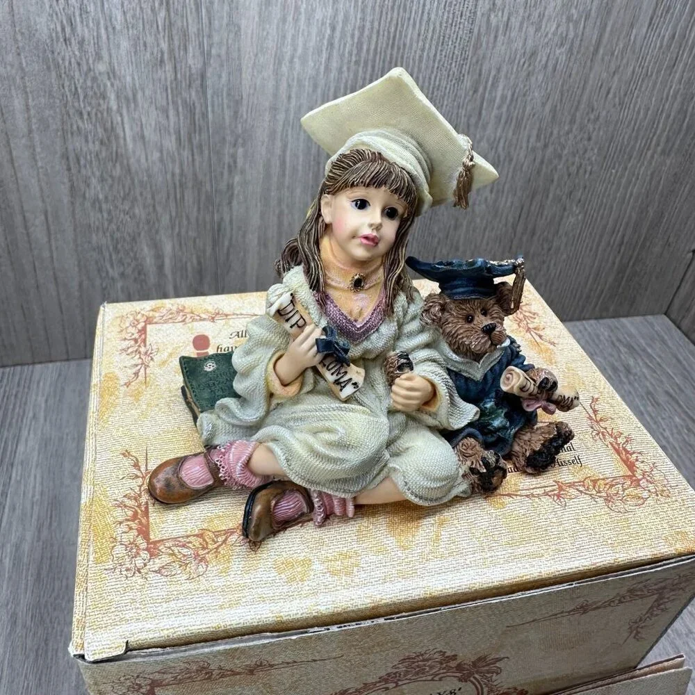 Yesterdays Child Dollstone Graduation Day #3550 Lisa w/ Plato Boyds Bears